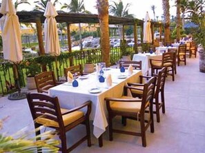 Restaurant - The Grand Baja All Suites Resort & Spa (SAN JOSE DEL CABO)