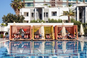 3 outdoor pools, open 7:00 AM to 7:00 PM, pool umbrellas, sun loungers - Club Sea Time Hotel (Alanya)