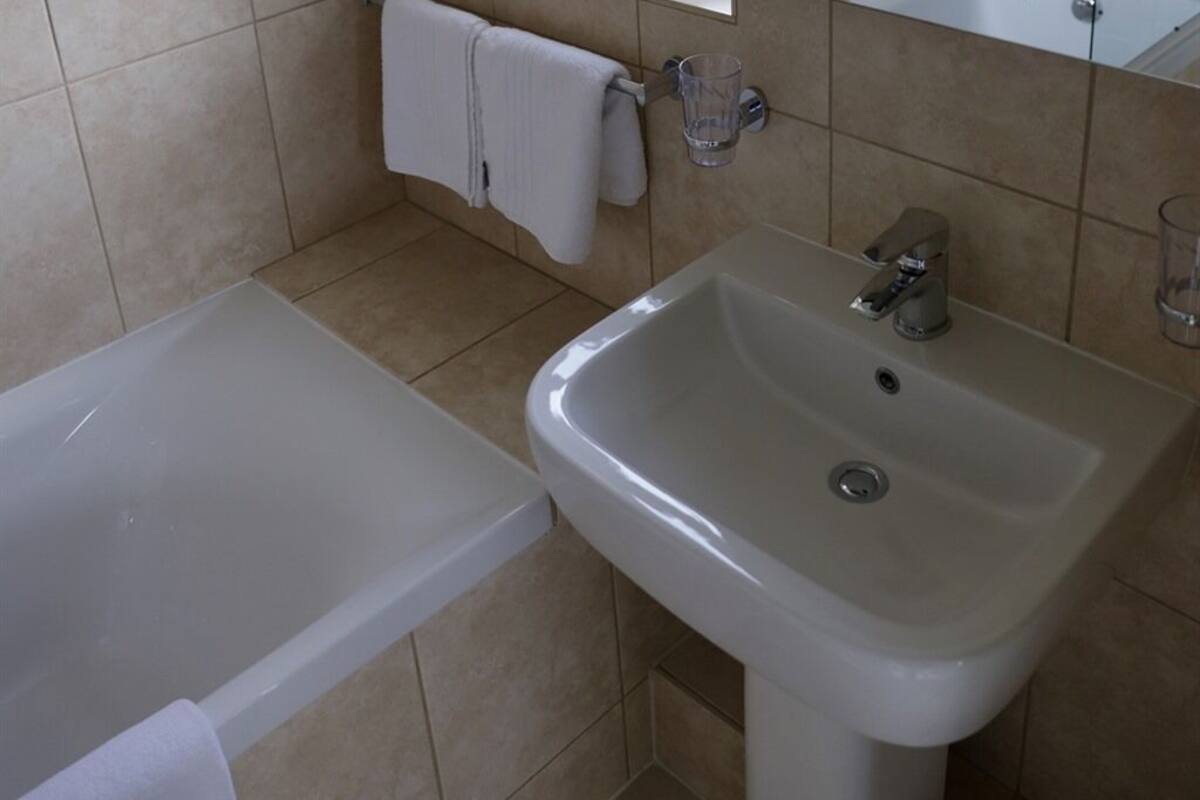 superior double or twin room, ensuite, sea view