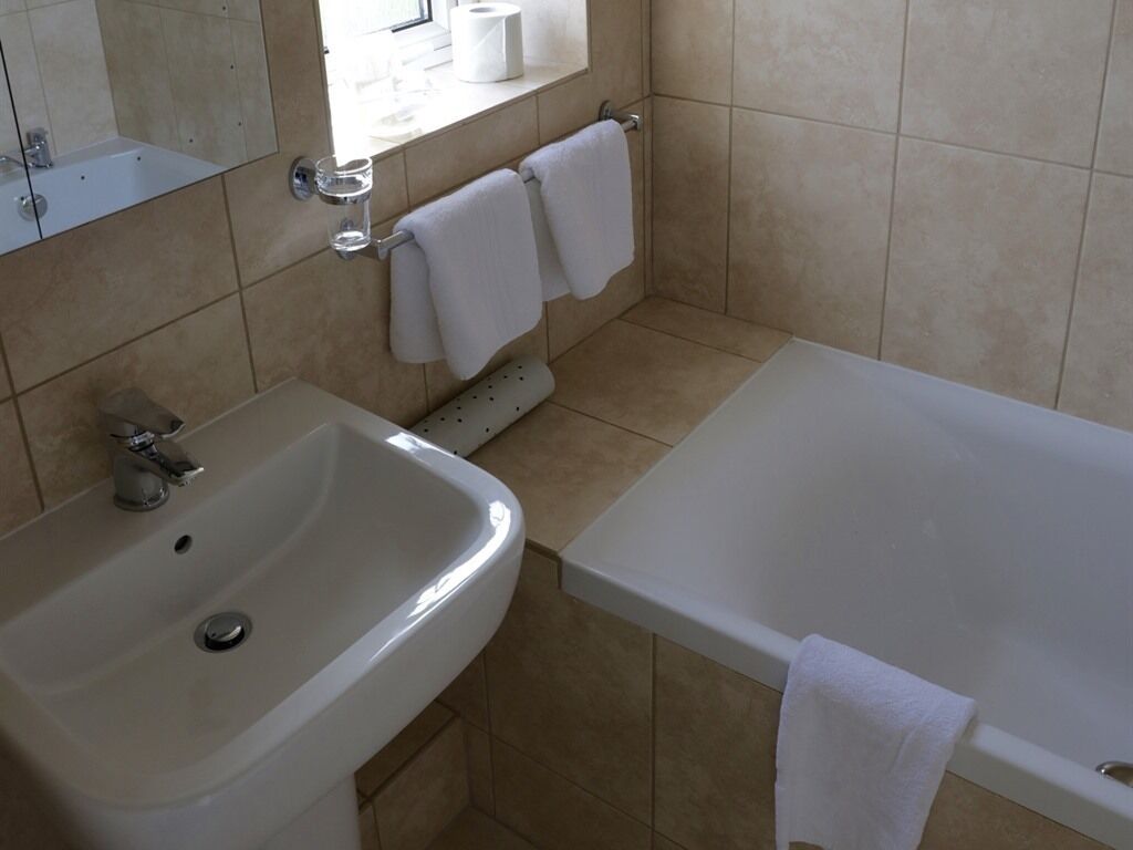 standard double room, ensuite, sea view
