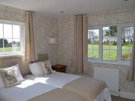 Standard Double or Twin Room, Ensuite (Country View)