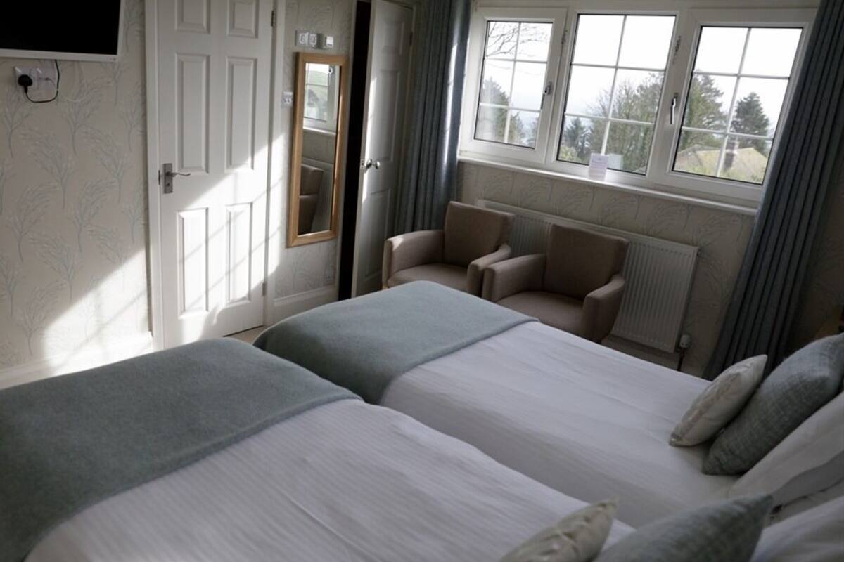 superior double or twin room, ensuite, sea view