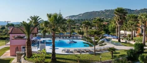 Piscina a l'aire lliure de temporada