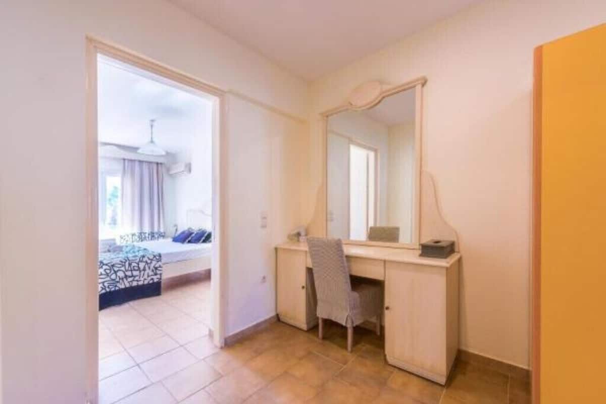 Apartment, 1 Bedroom | 1 bedroom, in-room safe, bed sheets