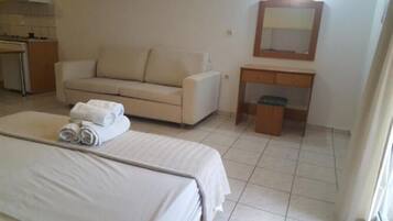 開放式客房 | 房內夾萬、床單