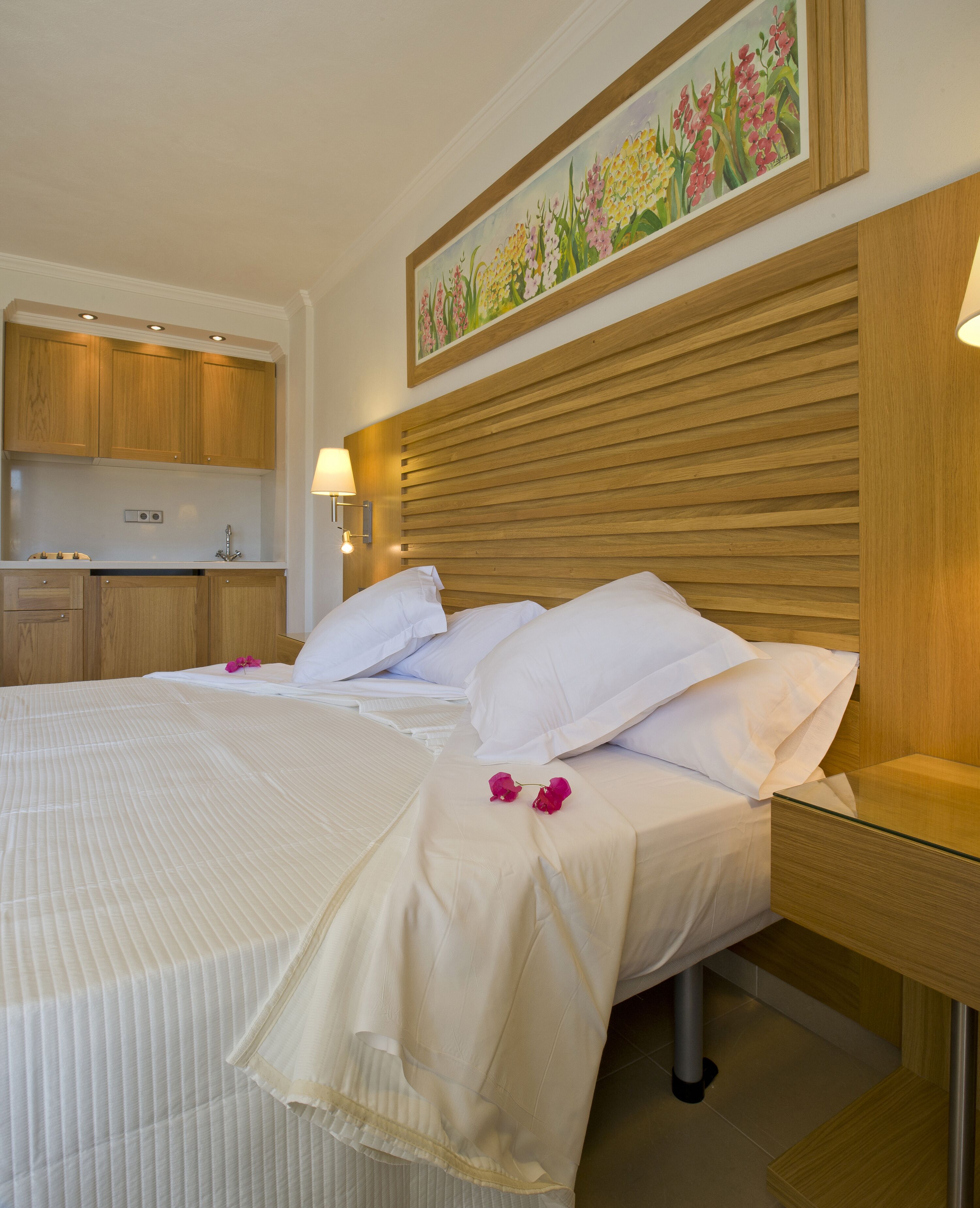 superior studio, balcony | private kitchenette | fridge, microwave, stovetop, coffee/tea maker