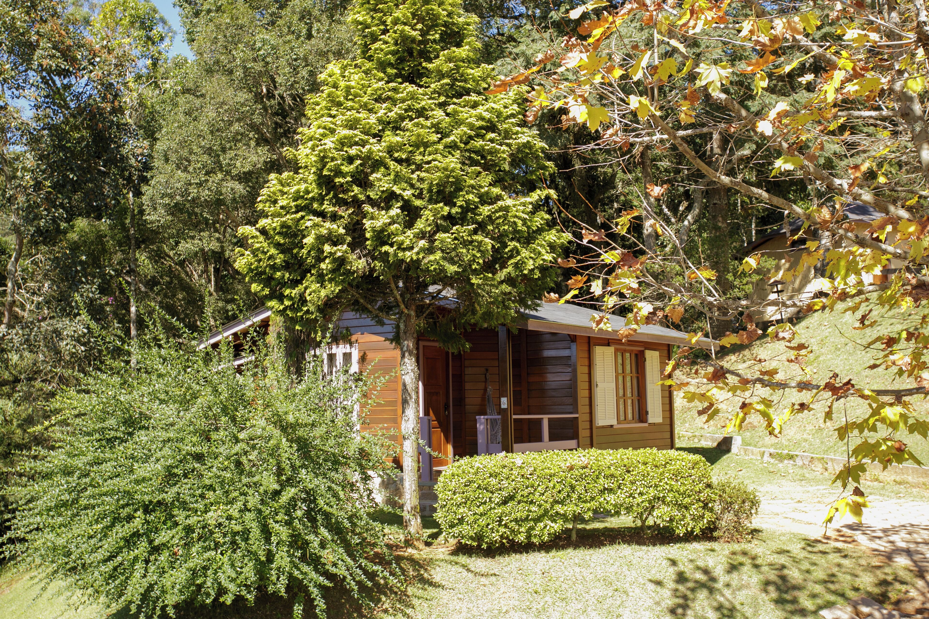 럭셔리 샬레, 욕조 | 고급 침구, 미니바, 각각 다른 스타일의 인테리어, 각각 다르게 가구 비치