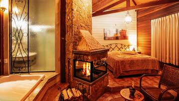 Ropa de cama de alta calidad, minibar y decoración personalizada