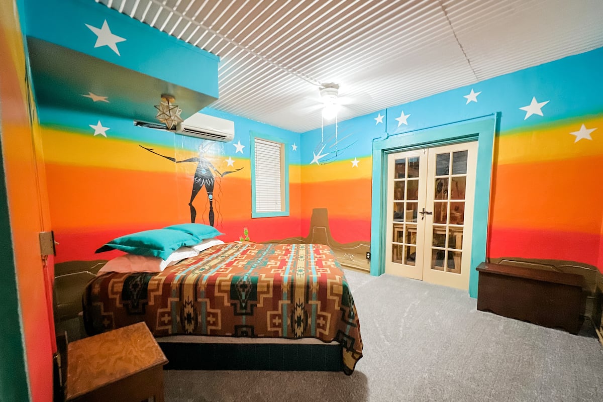 1 bedroom, premium bedding, minibar, desk