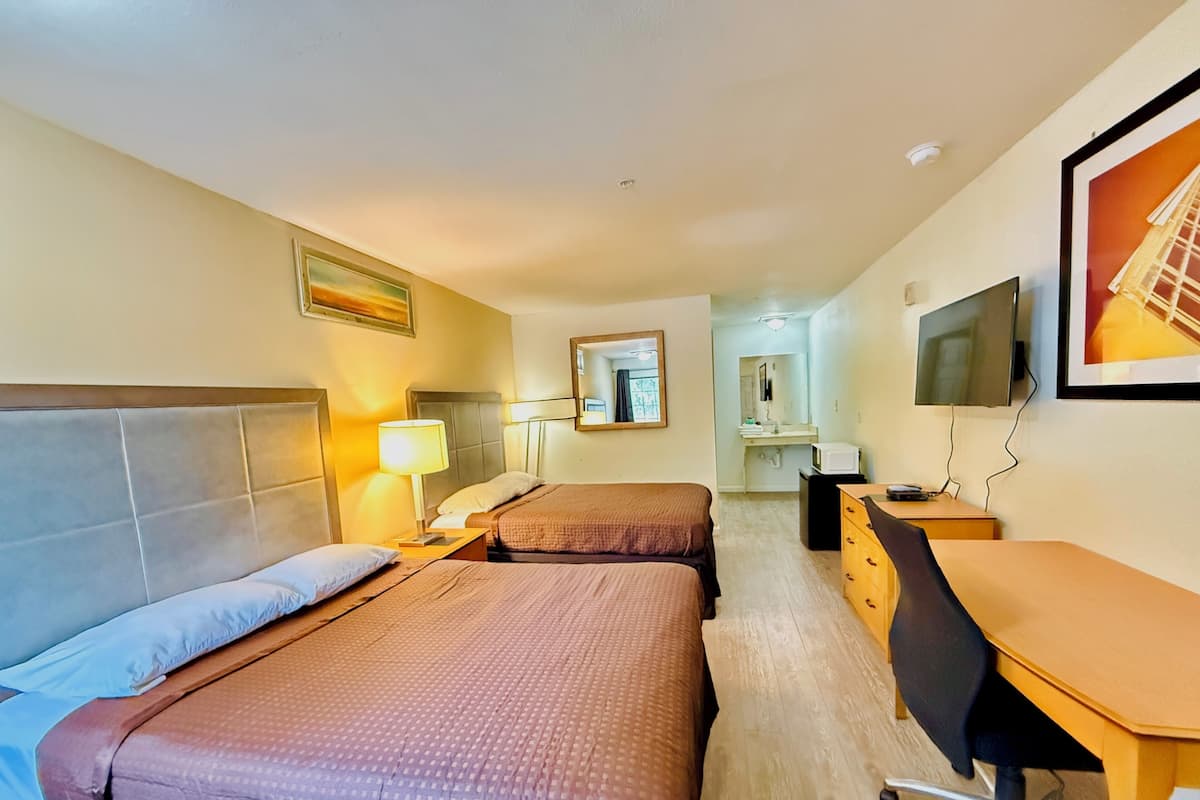 Schreibtisch, Bügeleisen/Bügelbrett, kostenloses WLAN, Bettwäsche