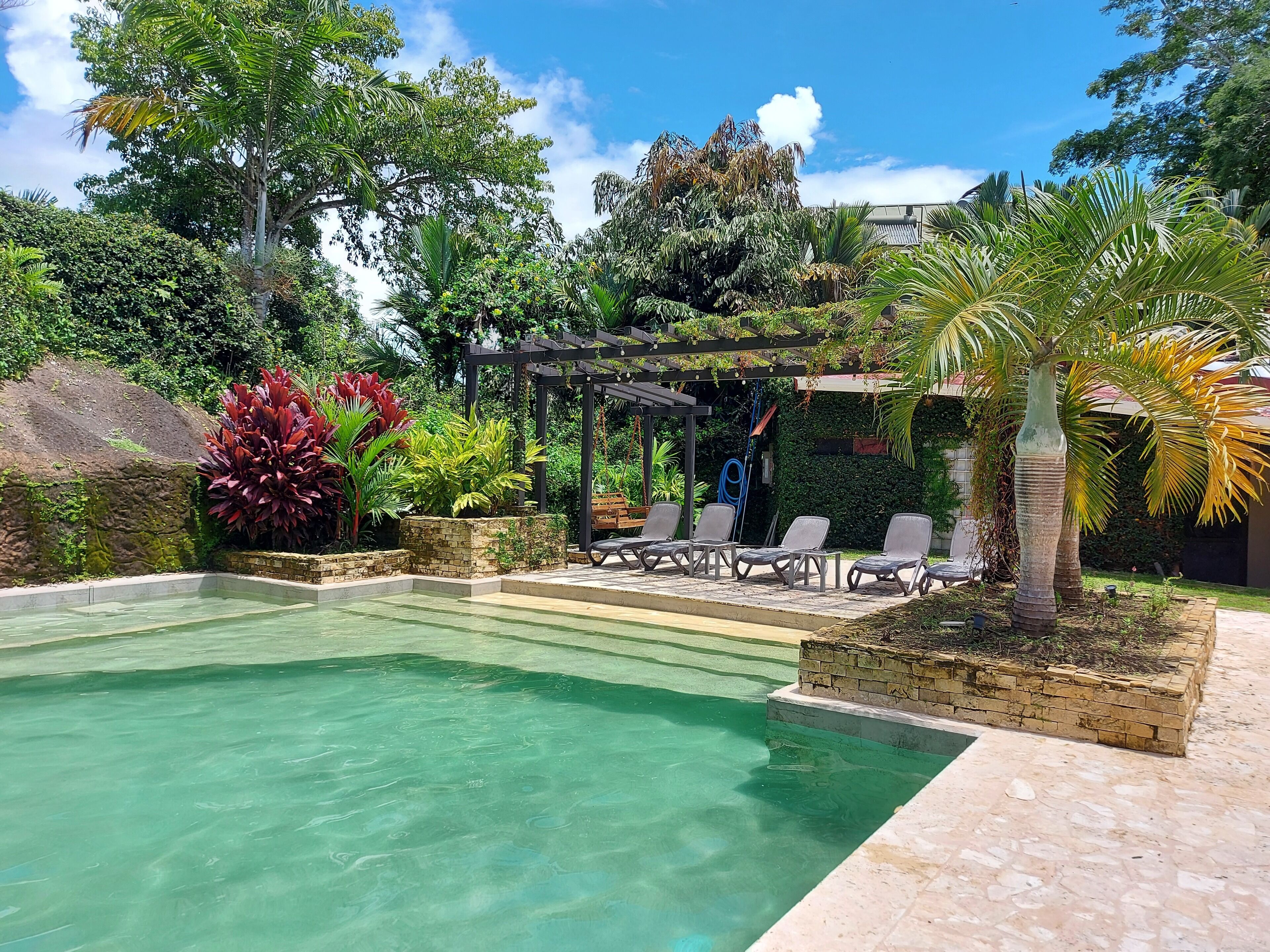 Kolam renang outdoor