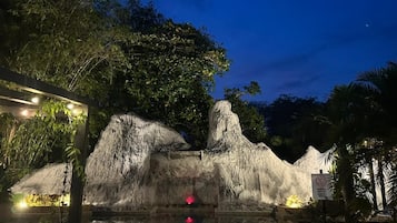 Kolam renang terbuka