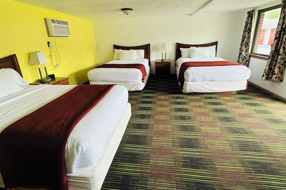 1 bedroom, premium bedding, blackout curtains, soundproofing