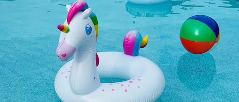 Seasonal outdoor pool, sun loungers