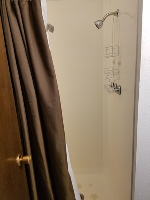 Suite, 3 Bedrooms | Bathroom shower - Dakota Rose Inn (Underwood)