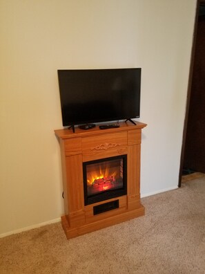 Suite, 2 Bedrooms | Living area | TV - Dakota Rose Inn (Underwood)