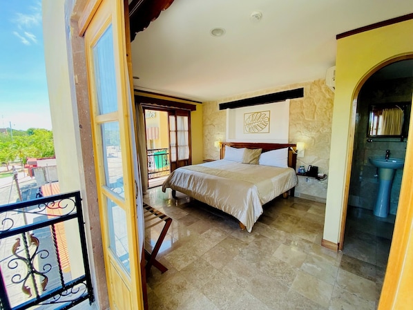 In-room safe, free WiFi, bed sheets
