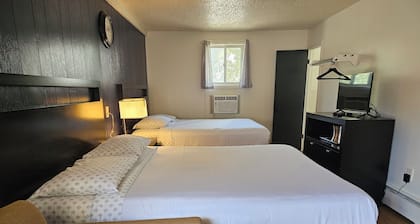 H & H Motor Lodge