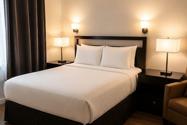 Room, 1 Queen Bed | Desk, WiFi (free), bed sheets