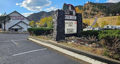 H & H Motor Lodge