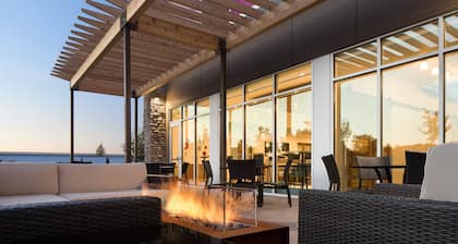 Holiday Inn Express & Suites Duluth North - Miller Hill by IHG