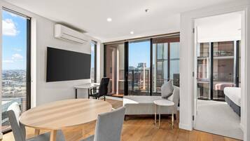 Apartment, 2 Schlafzimmer | Hochwertige Bettwaren, Pillowtop-Betten, Minibar, Zimmersafe