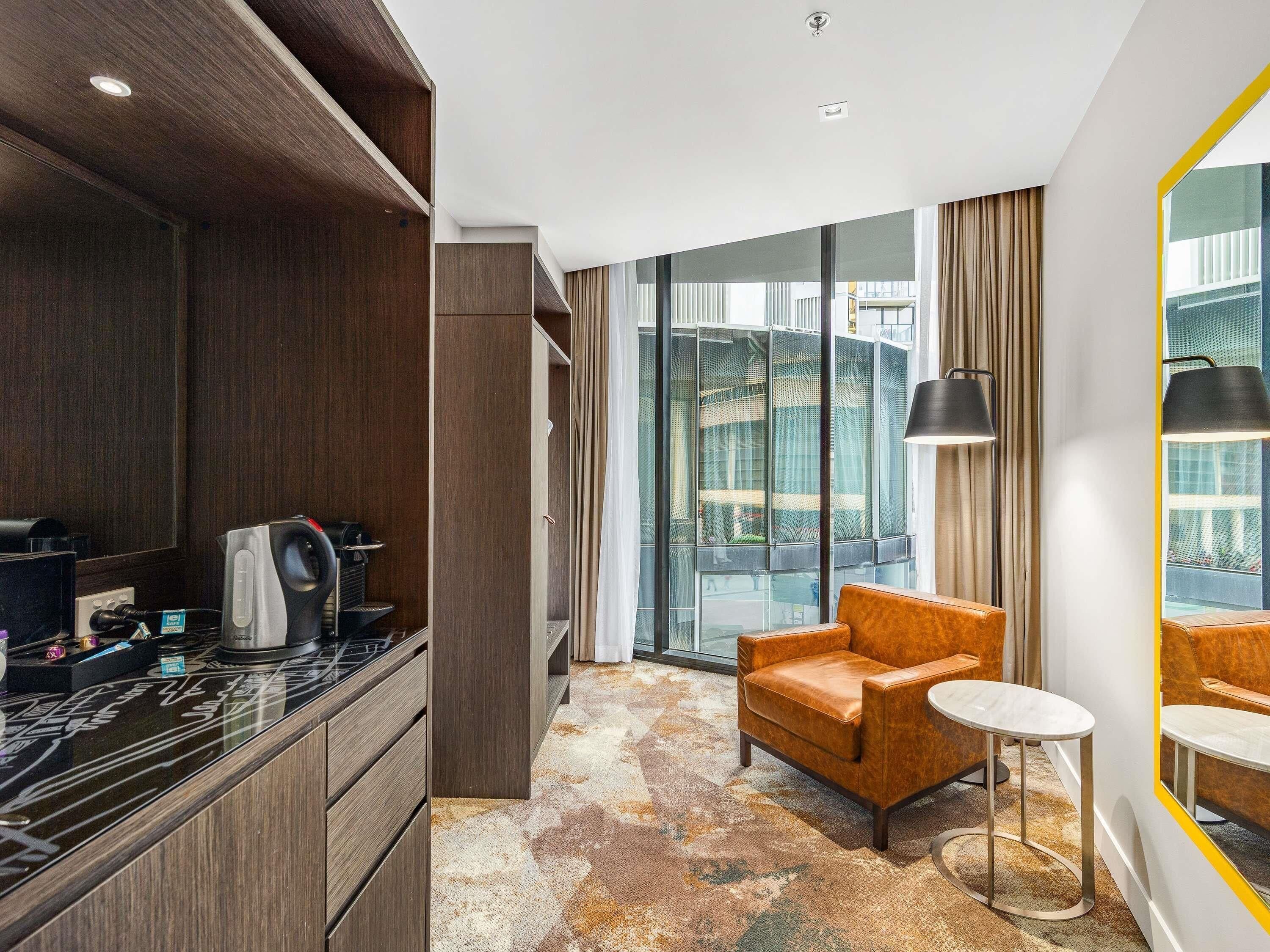 Peppers Petite Queen Room | Premium bedding, pillowtop beds, minibar, in-room safe