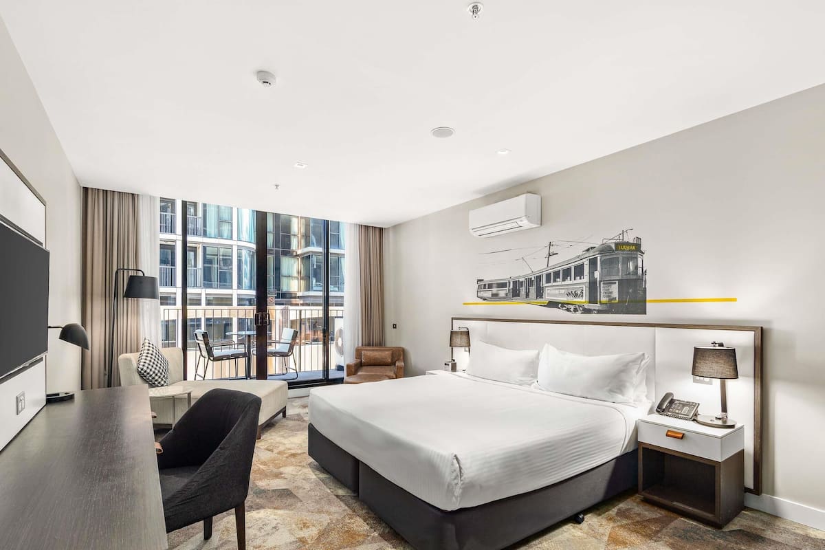 Premium bedding, pillow-top beds, minibar, in-room safe