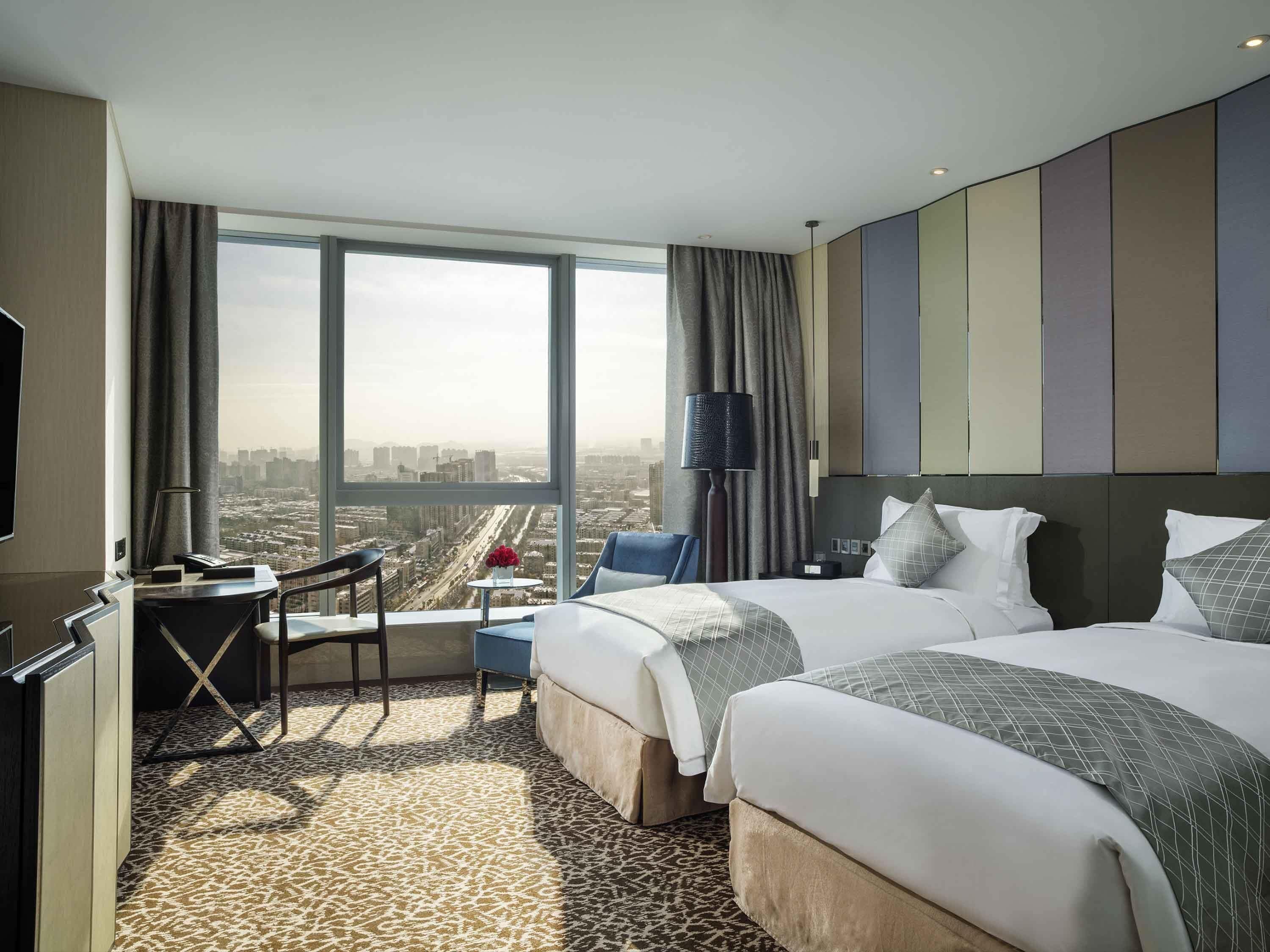 Superior Room, 2 Twin Beds, City View | 1 bedroom, premium bedding, minibar, in-room safe