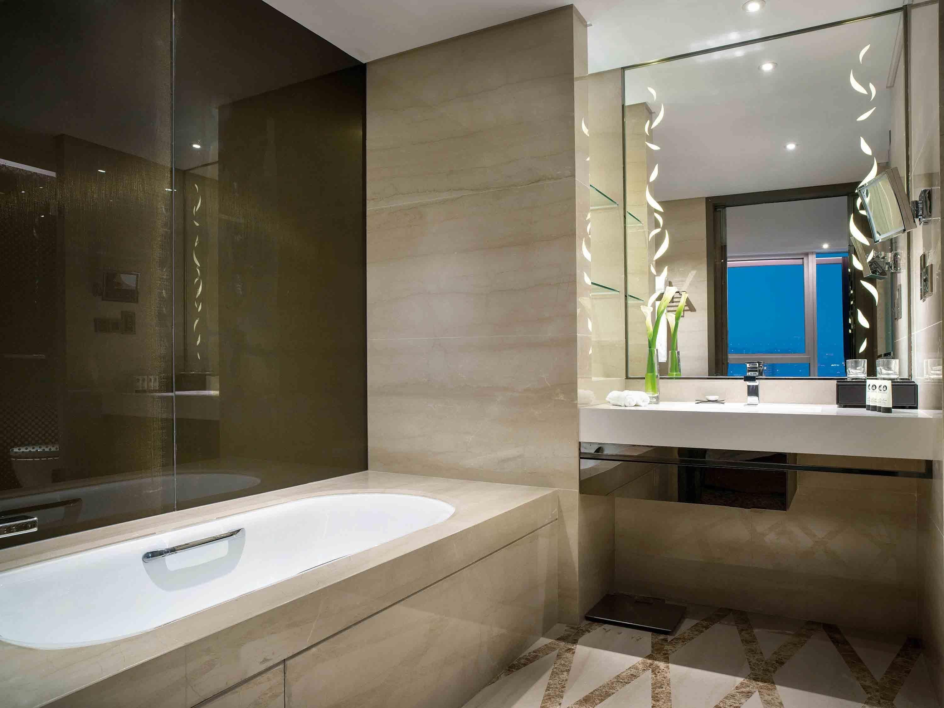 1 bedroom, premium bedding, minibar, in-room safe