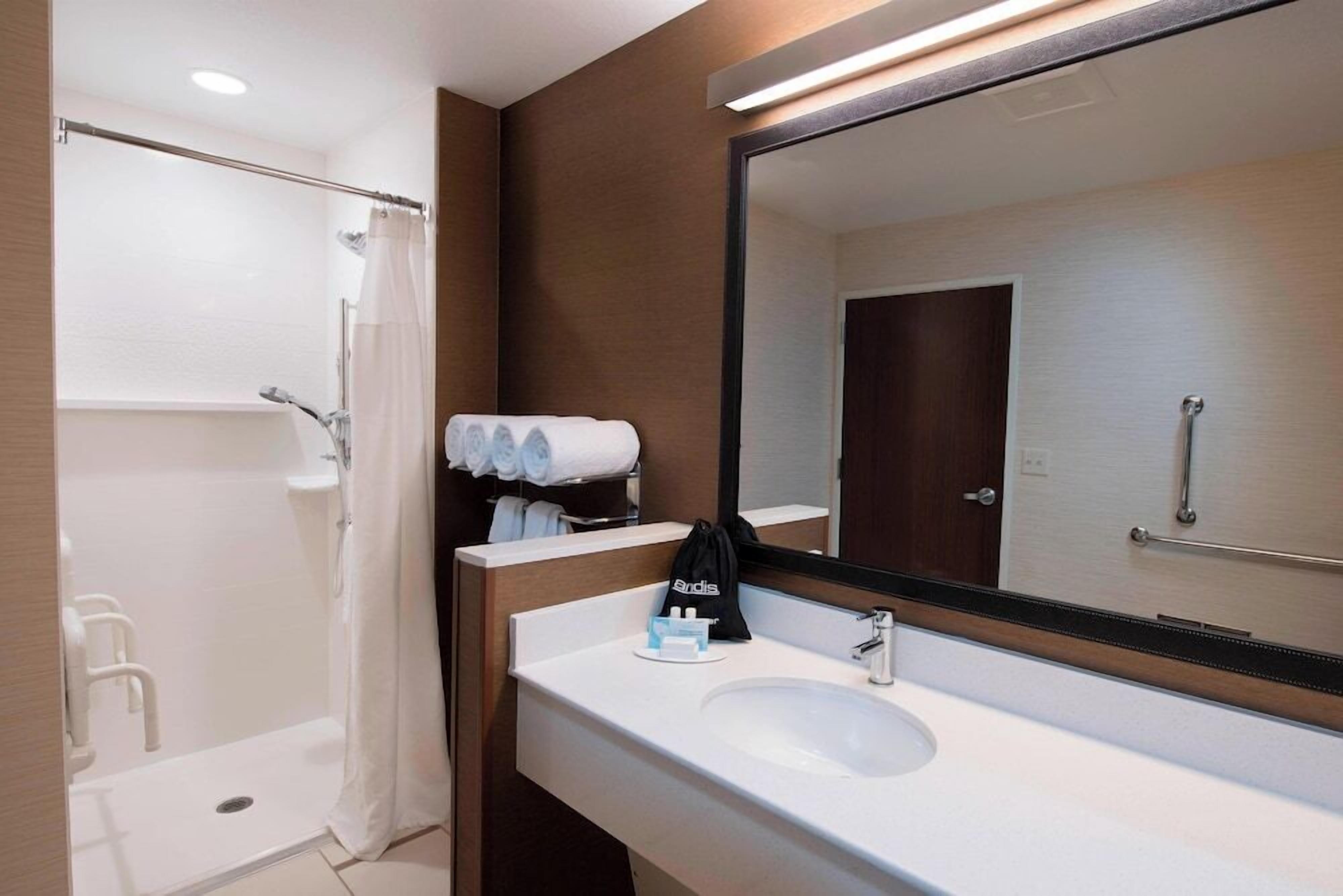Baño | Secadora de cabello y toallas 