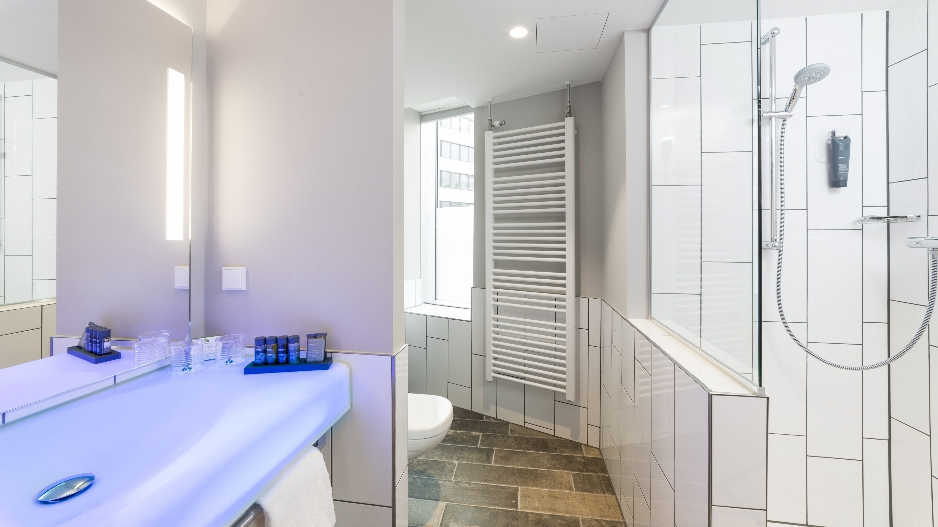 1 bedroom, hypo-allergenic bedding, in-room safe, desk