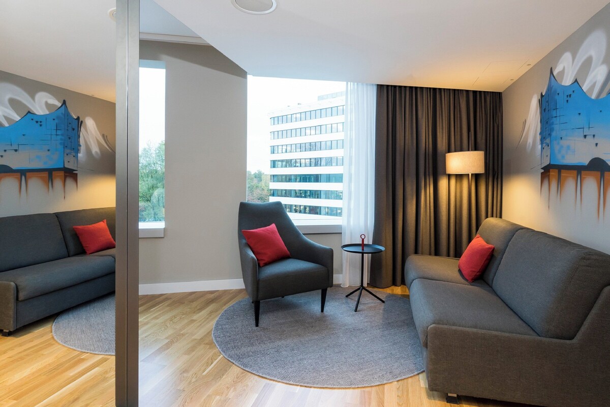Suite, 1 King-Bett und Schlafsofa (Skyline View)