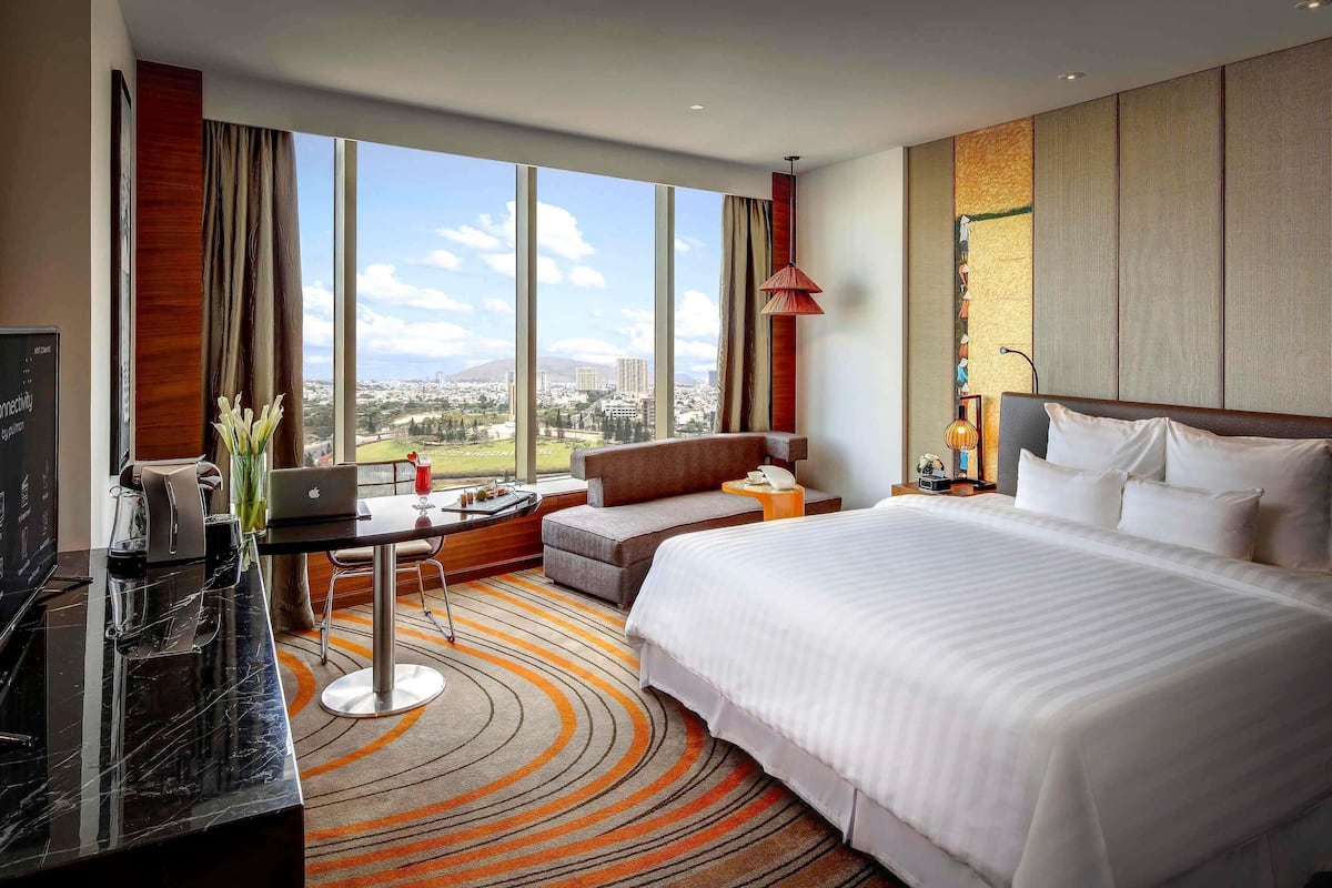 1 phòng ngủ, bộ đồ giường cao cấp, minibar, két bảo mật tại phòng 