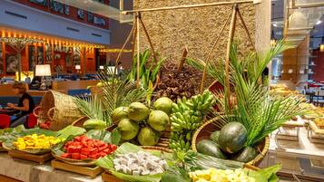 Sarapan prasmanan setiap hari (VND 535000 per orang)