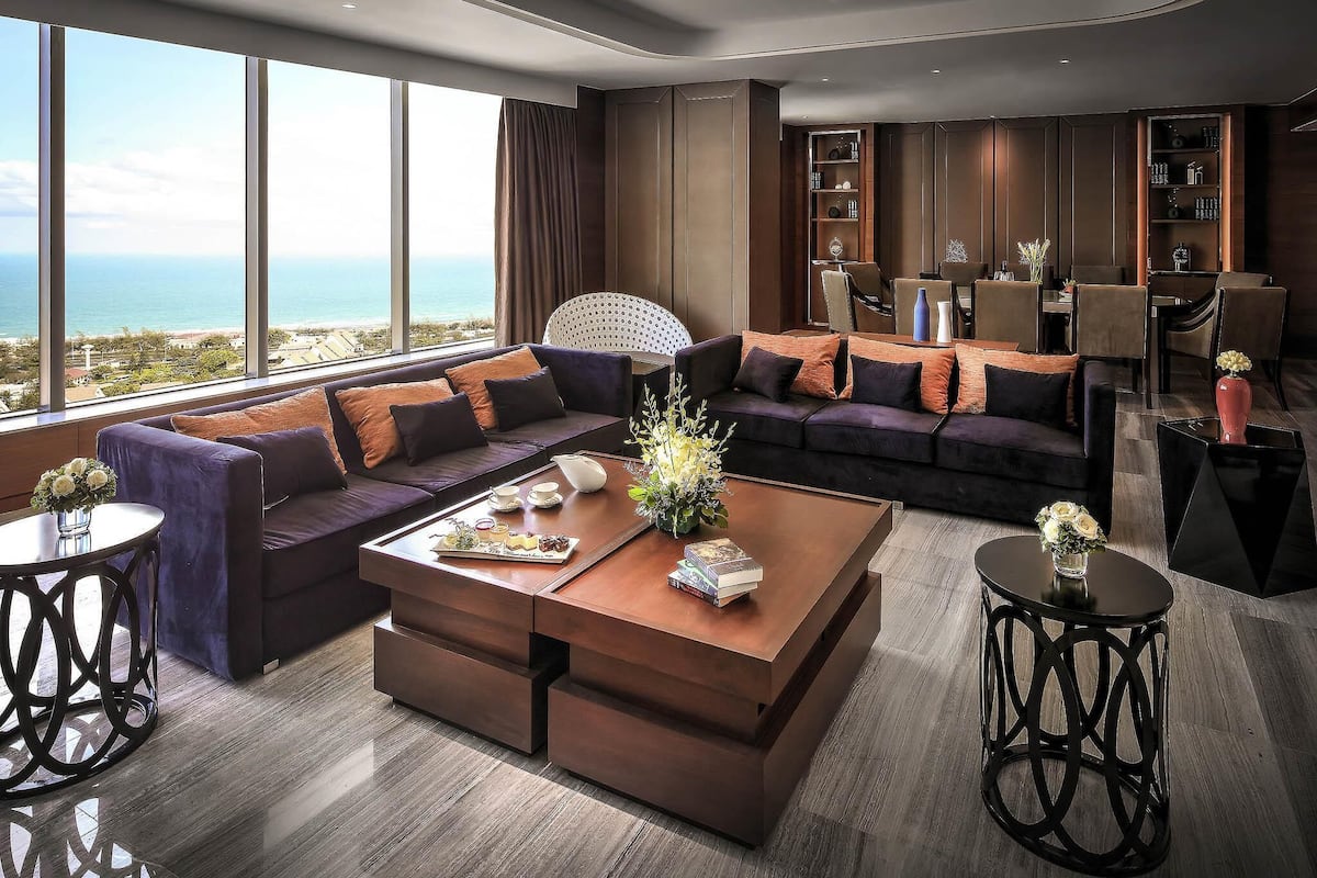 Presidential Suite, 2 Bedrooms, Club Lounge Access | 1 bedroom, premium bedding, minibar, in-room safe
