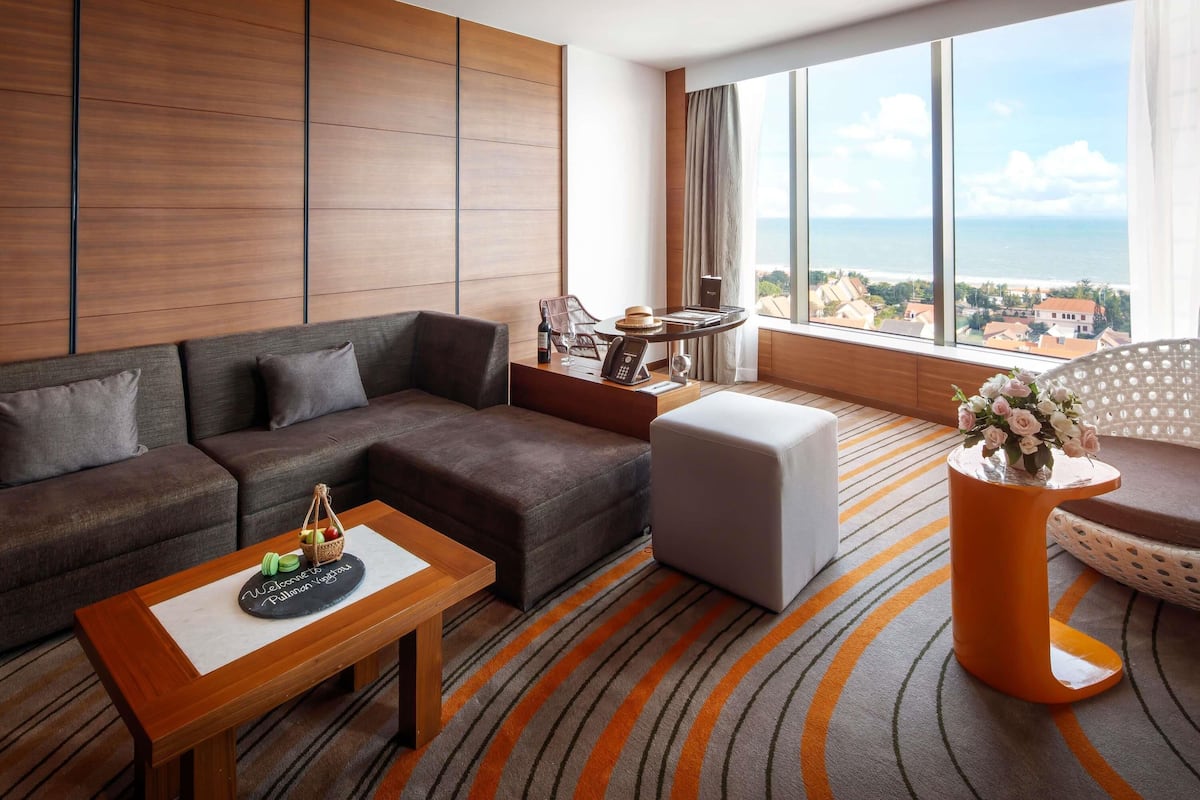 Suite familiar, 2 habitaciones, con acceso al salón lounge del club | 1 habitación, ropa de cama de alta calidad y minibar