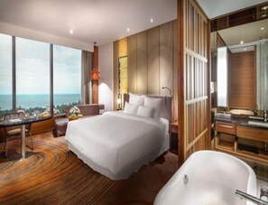 Executive Room, 1 King Bed, Club Lounge Access