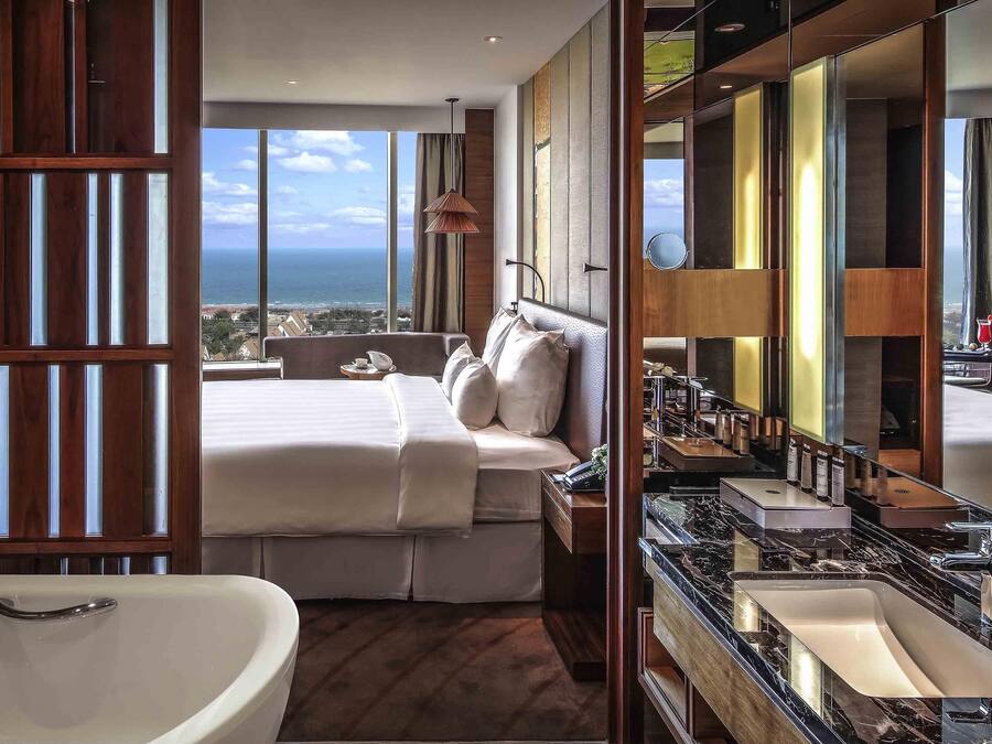 Executive kamer, 1 kingsize bed, toegang tot de clublounge | 1 slaapkamer, luxe beddengoed, een minibar, een kluis op de kamer