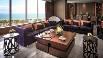 Presidential Suite, 2 Bedrooms, Club lounge access | 1 bedroom, premium bedding, minibar, in-room safe