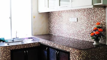 Suite (Holiday) | Dapur peribadi | Peti sejuk/penyejuk beku saiz penuh, dapur, cerek elektrik