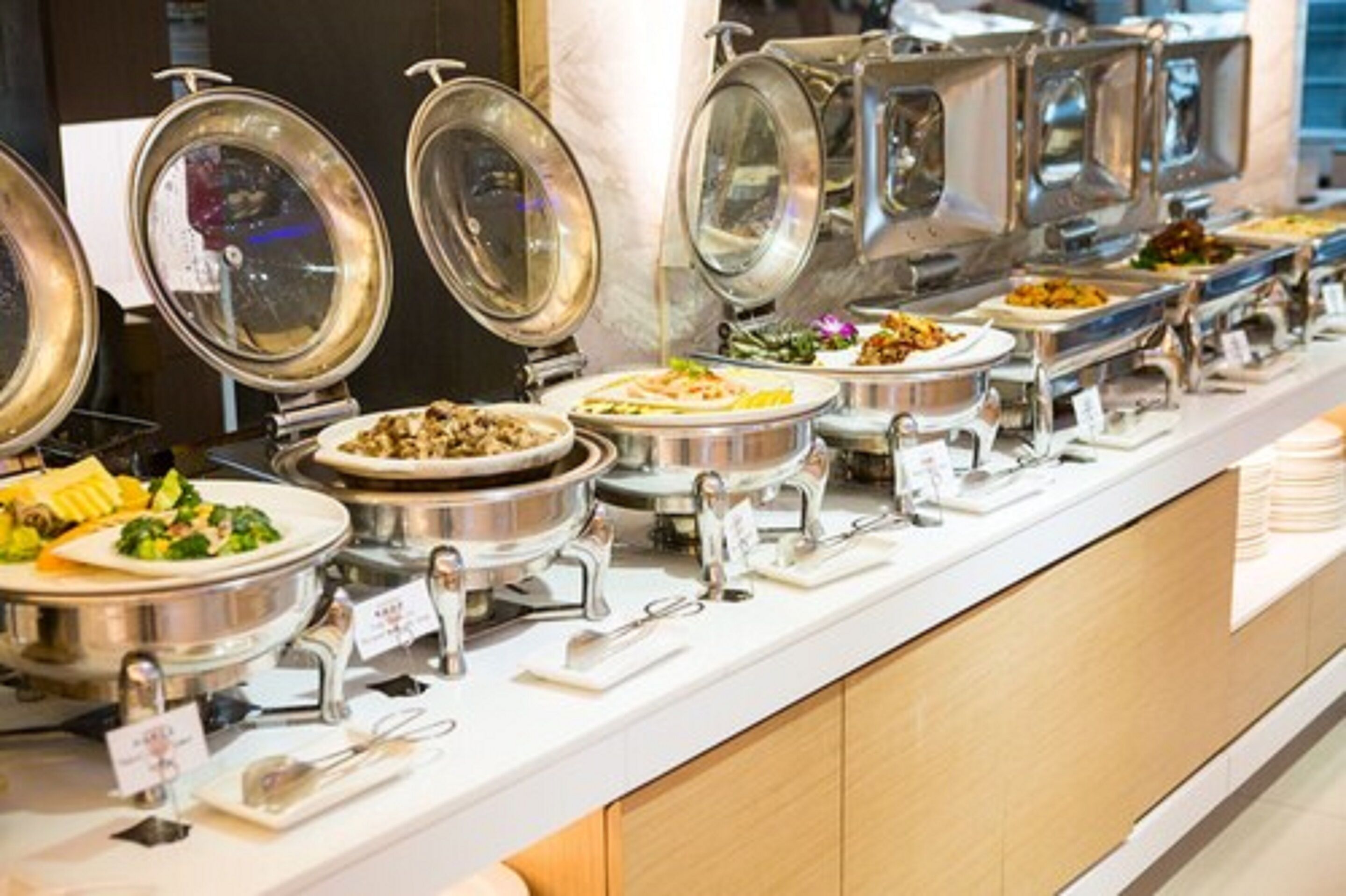 daily buffet breakfast (twd 400 per person)