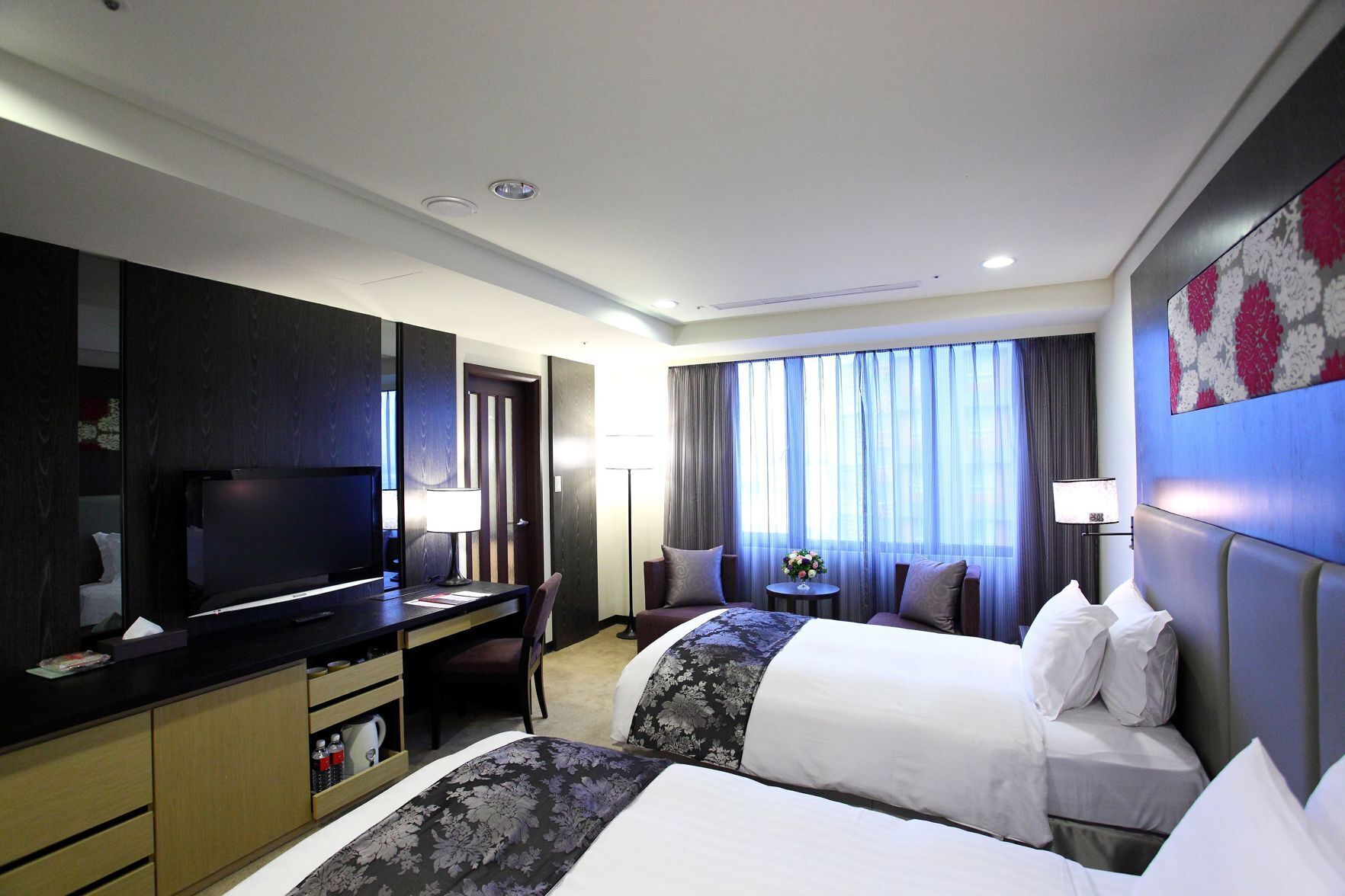 In-room safe, desk, laptop workspace, blackout curtains