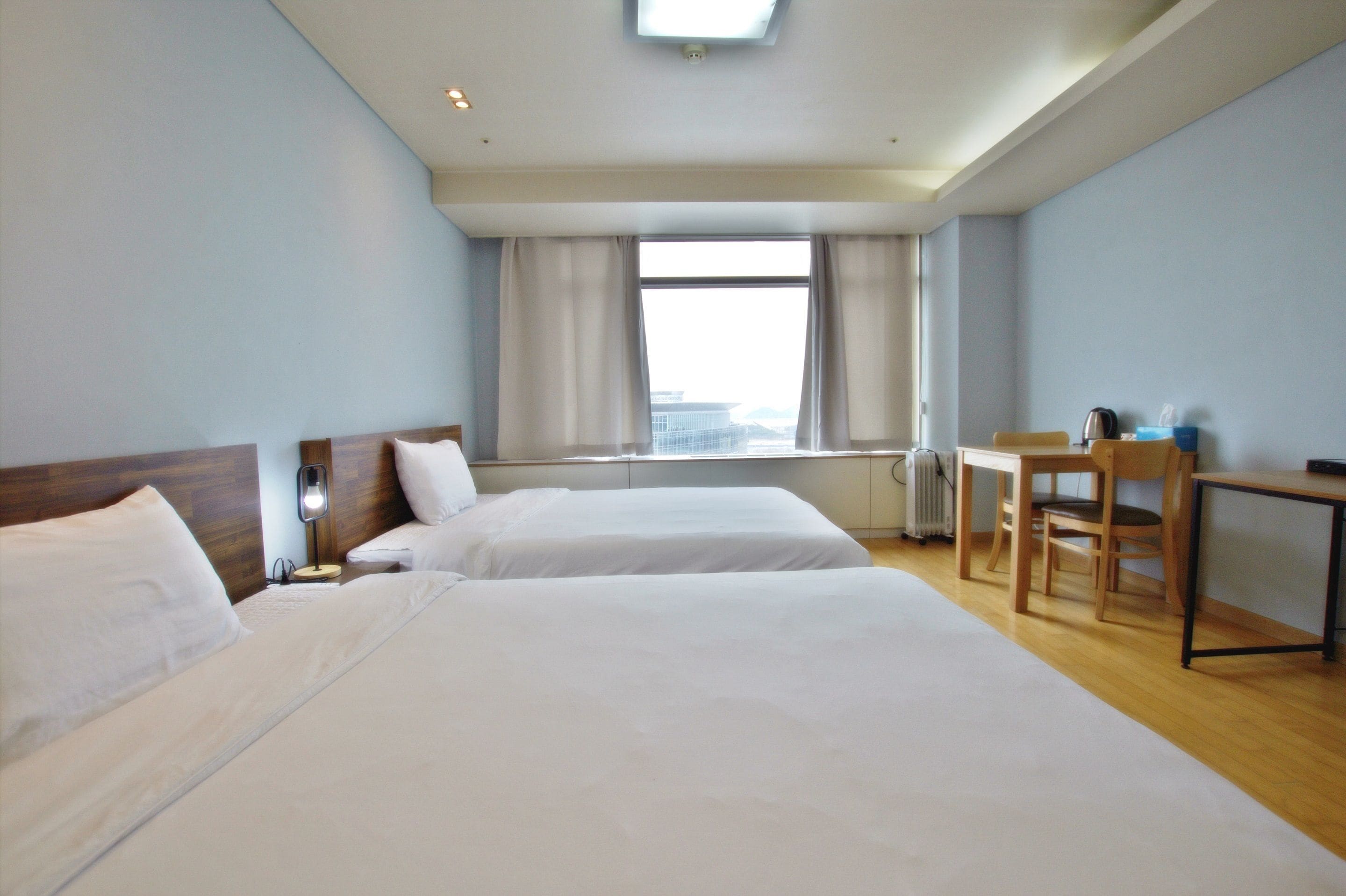 標準雙床房, 2 張加大雙人床 | 高級寢具、舒適加層、書桌、遮光布/窗簾