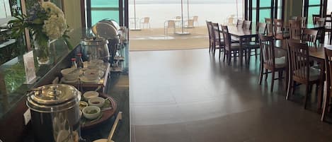 供應早餐、午餐和晚餐,泰國料理