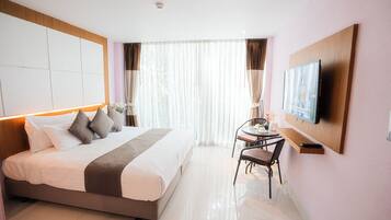 Quarto standard | Frigobar, escrivaninha, cortinas blackout, Wi-Fi de cortesia