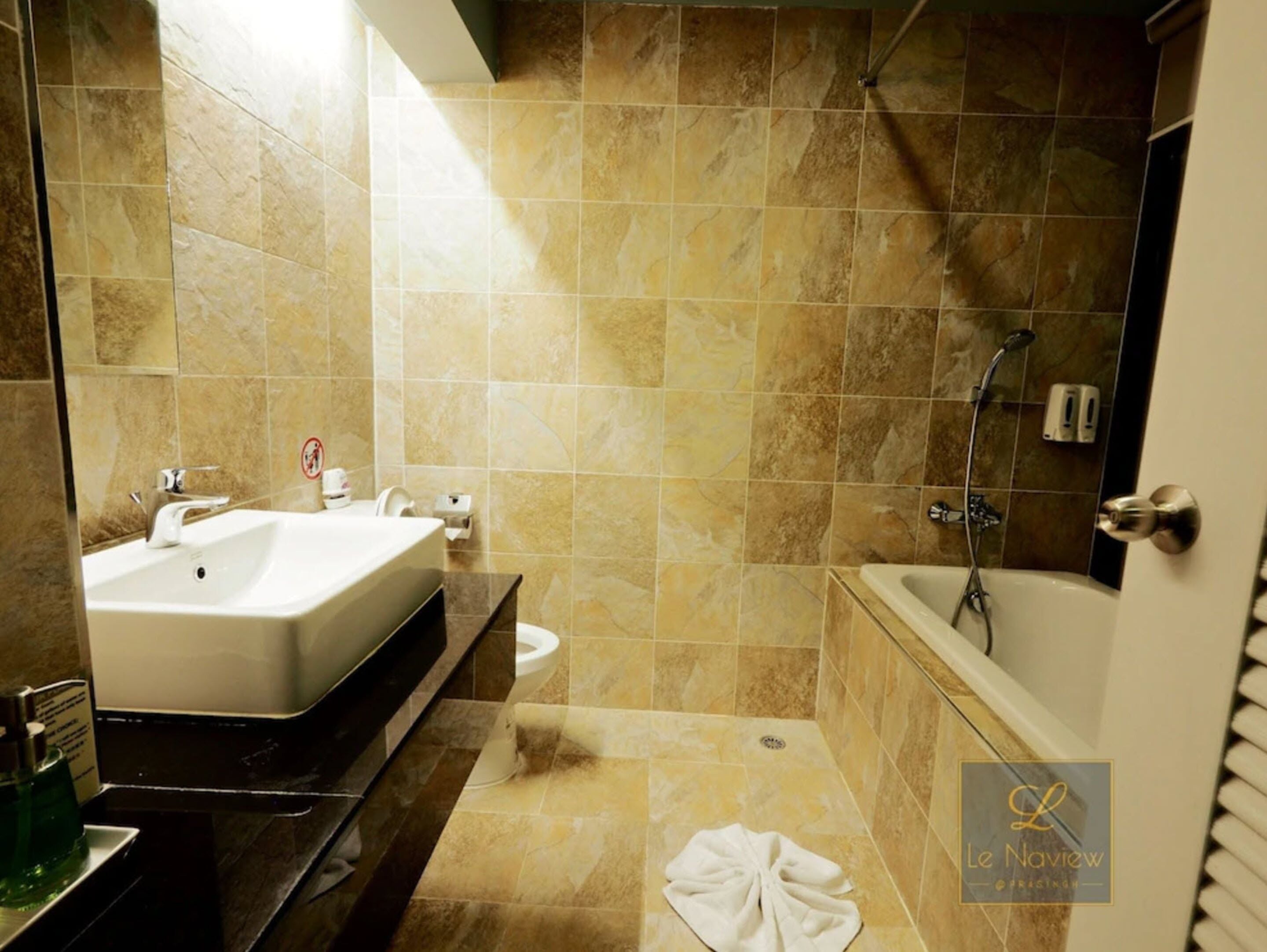 mini suite | bathroom | free toiletries, hair dryer, slippers, towels