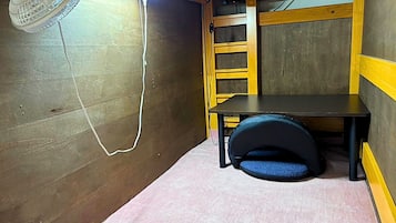 Cabana premium, 3 quartos, para não fumantes, vista para o porto | Cortinas blackout, quartos à prova de som, ferros/tábuas de passar roupa