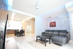 Interior detail - Shamrock Beach Villas 9 (George Town)