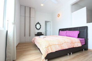 Villa, 6 slaapkamers (15 Peoples) | Een bureau, een strijkplank/strijkijzer, gratis wifi